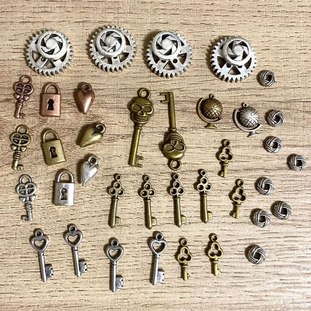 Lot Charms Steampunk Industrial Keys Gears Locks Antiqued Metal Jewelry Crafting